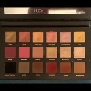 HUDA Beauty Rose Gold Palette Remastered